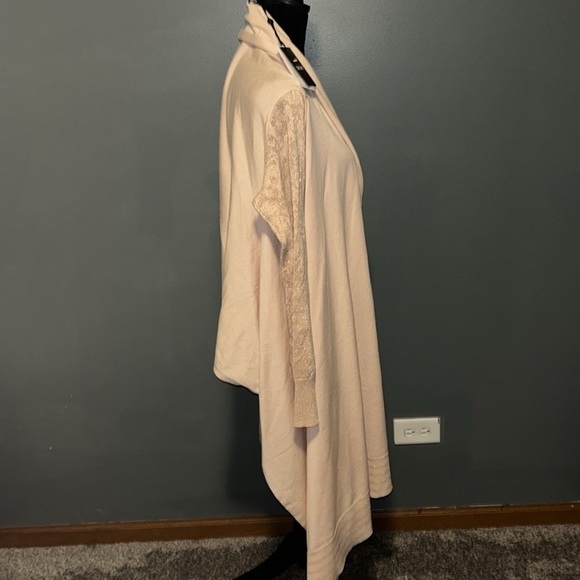 Cozy DKNY Cardigan size M/L - Picture 2 of 13